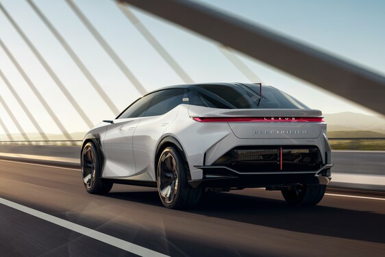 Lexus plánuje s Royal College of Art luxusnú dopravu budúcnosti