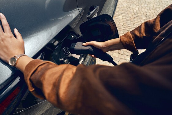 S elektrickým napájaním alebo bez neho – hybridná technológia spoločnosti Lexus udáva tempo