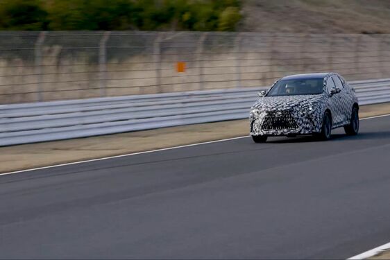 LEXUS SVOJÍM ÚPLNE NOVÝM MODELOM NX PRETVÁRA VÝVOJ VOZIDIEL