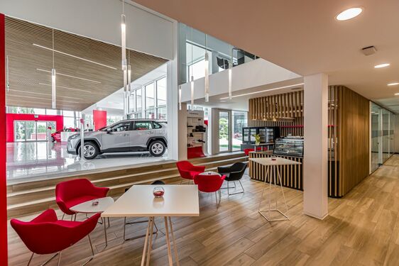 V Košiciach otvorili pre značky Lexus a Toyota najväčší autosalón na Slovensku