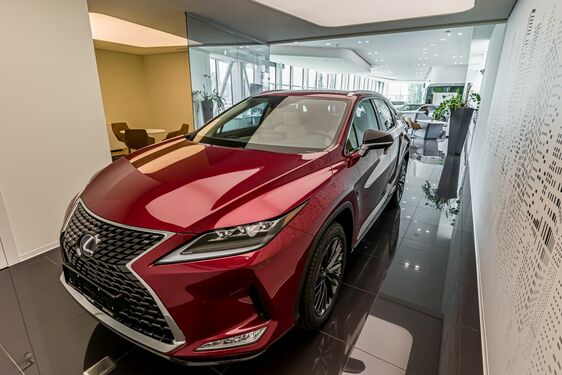 V Košiciach otvorili pre značky Lexus a Toyota najväčší autosalón na Slovensku