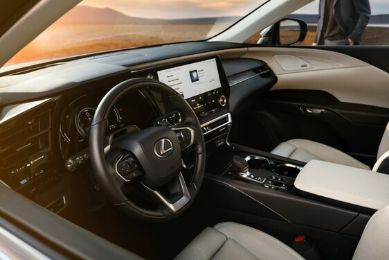 ÚPLNE NOVÝ LEXUS RX - LUXUS VYJADRENÝ JEDNODUCHOSŤOU DIZAJNU