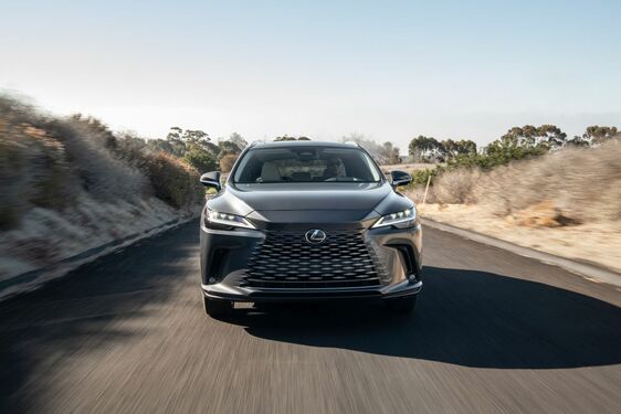 10 rokov dizajnu značky Lexus - od vretenovitej mriežky po vretenovitú karosériu
