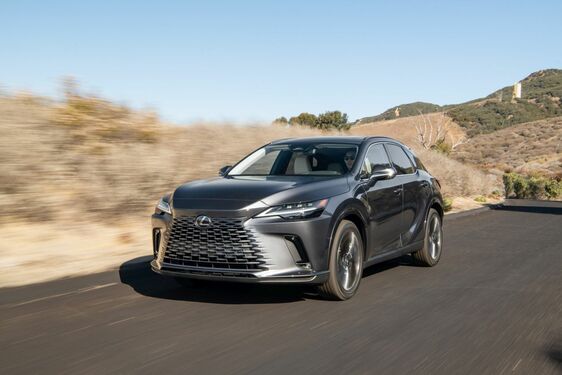10 rokov dizajnu značky Lexus - od vretenovitej mriežky po vretenovitú karosériu