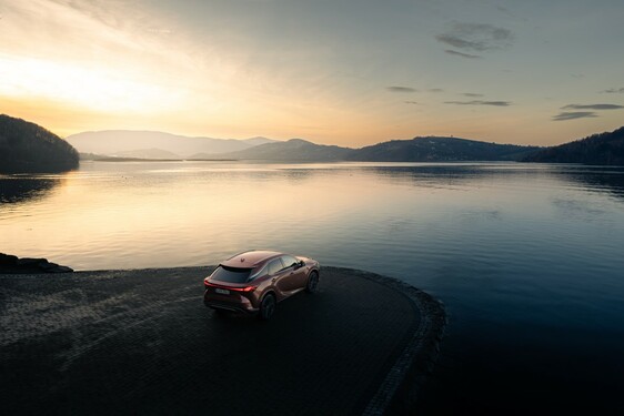 2023 RX 350h 