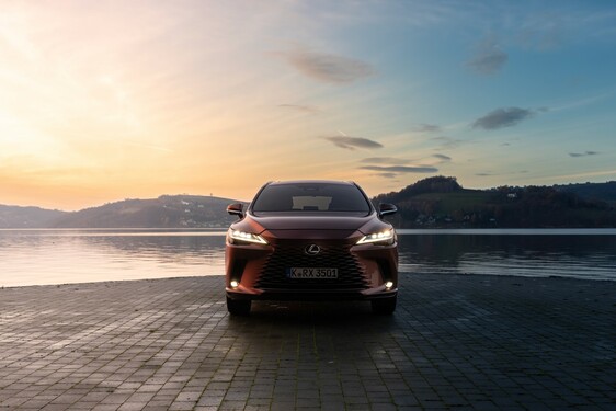 2023 RX 350h 