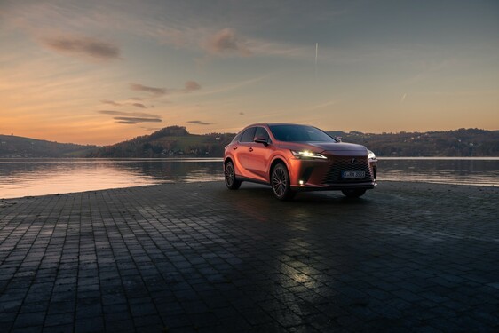 2023 RX 350h 