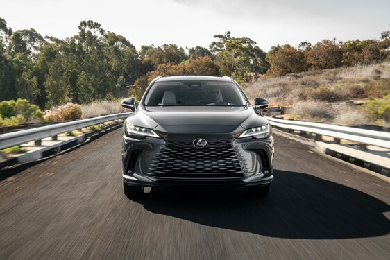 2023 RX 450h+