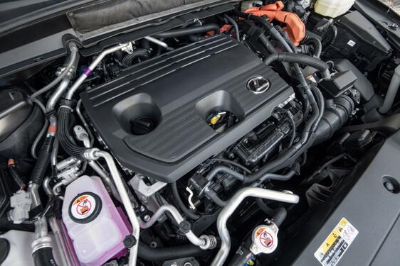2023 RX 450h+