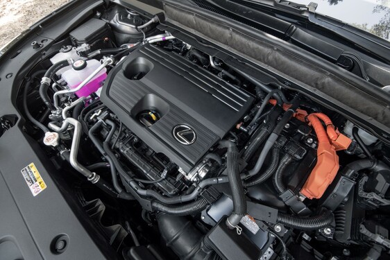2023 RX 450h+