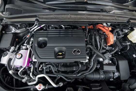 2023 RX 450h+