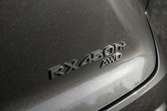 2023 RX 450h+