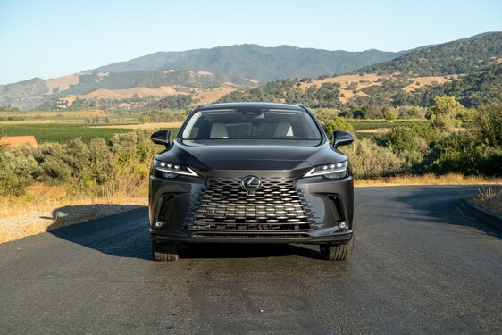 2023 RX 450h+