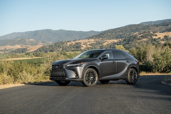 2023 RX 450h+