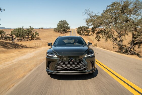 2023 RX 450h+