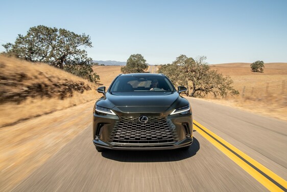 2023 RX 450h+