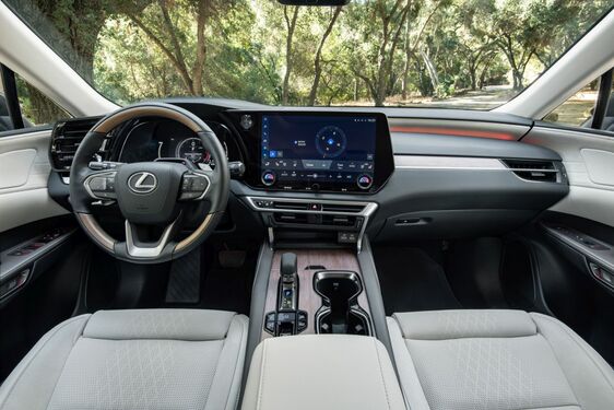 Lexus RX 450 + plug-in hybrid