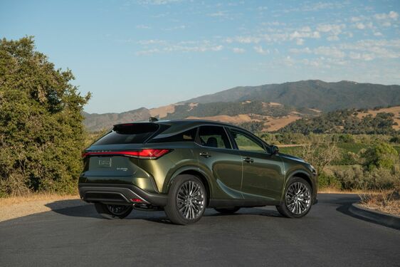 Lexus RX 450 + plug-in hybrid