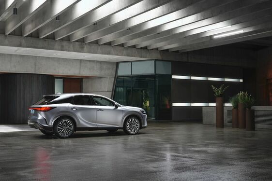 Lexus RX 450 + plug-in hybrid