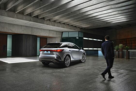 Lexus RX 450 + plug-in hybrid