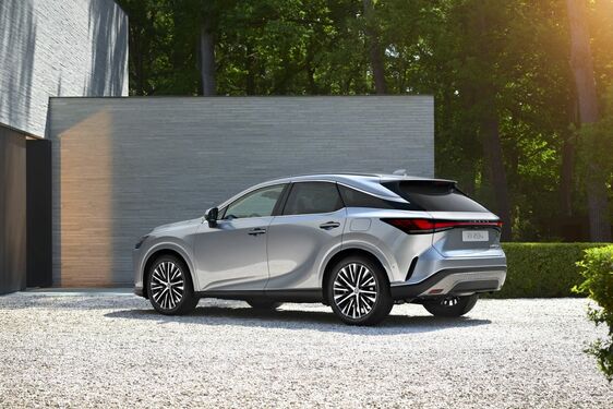 Lexus RX 450 + plug-in hybrid