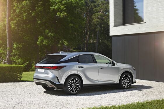 Lexus RX 450 + plug-in hybrid
