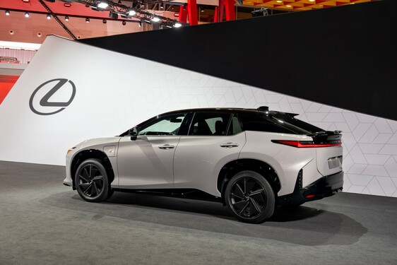 Lexus RZ 2025