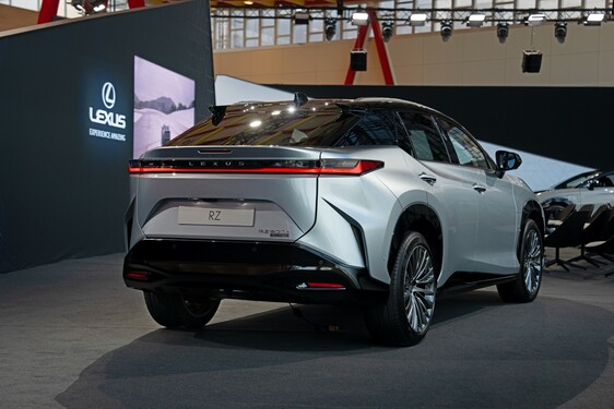 Lexus RZ 2025