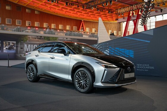 Lexus RZ 2025