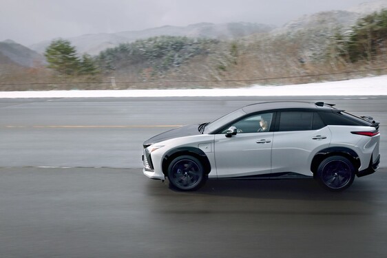 Lexus RZ 2025