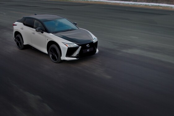 Lexus RZ 2025