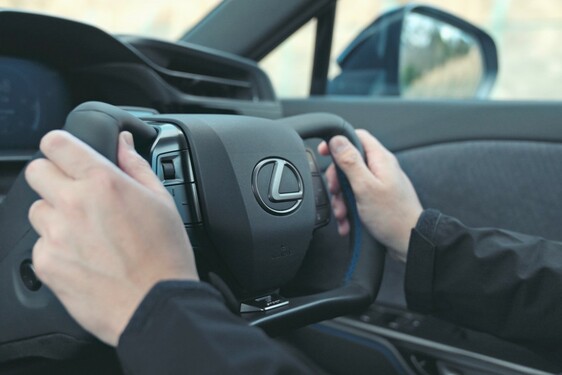 Lexus RZ 2025