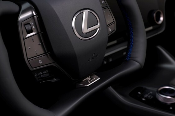 Lexus RZ 2025