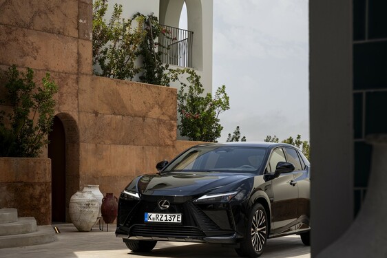 Lexus RZ 2025
