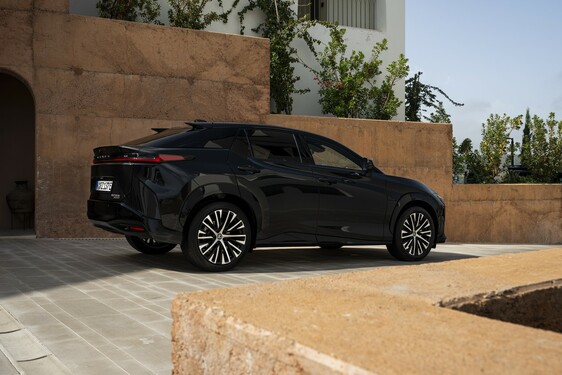 Lexus RZ 2025