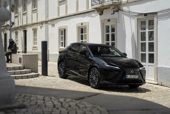 Lexus RZ 2025