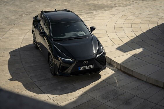 Lexus RZ 2025