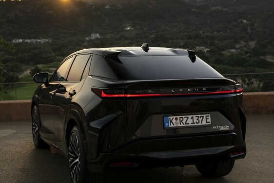 Lexus RZ 2025