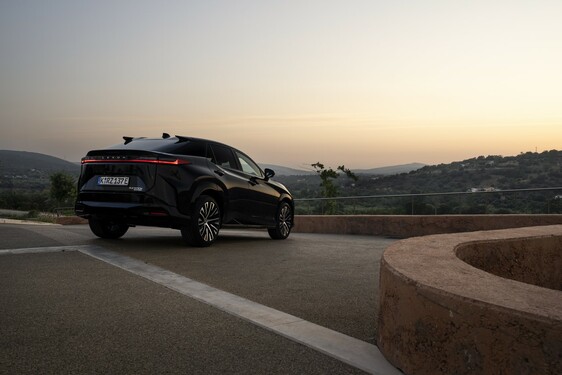 Lexus RZ 2025