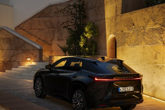 Lexus RZ 2025