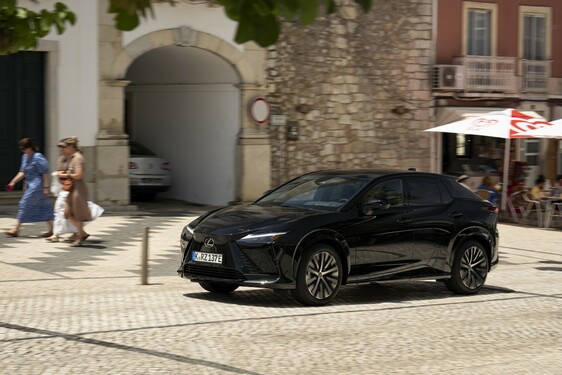 Lexus RZ 2025
