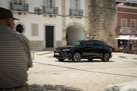 Lexus RZ 2025