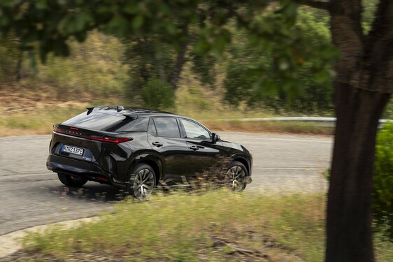 Lexus RZ 2025