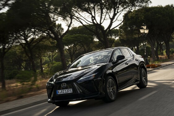 Lexus RZ 2025