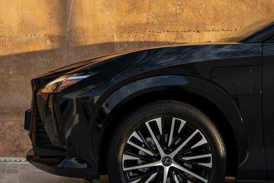 Lexus RZ 2025