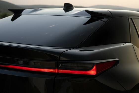 Lexus RZ 2025