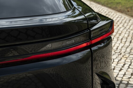 Lexus RZ 2025