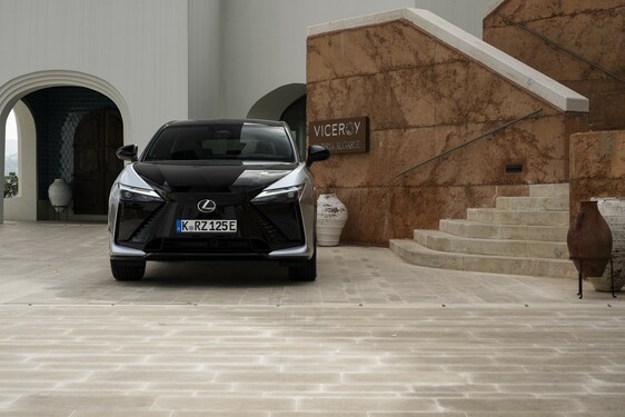 Lexus RZ 2025