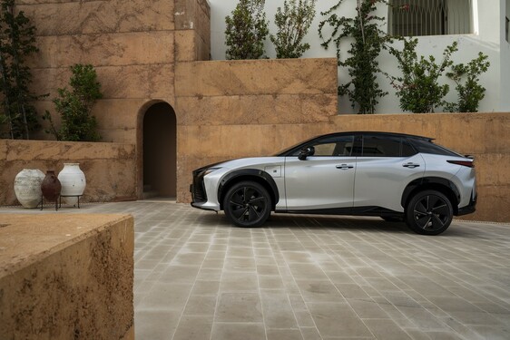 Lexus RZ 2025