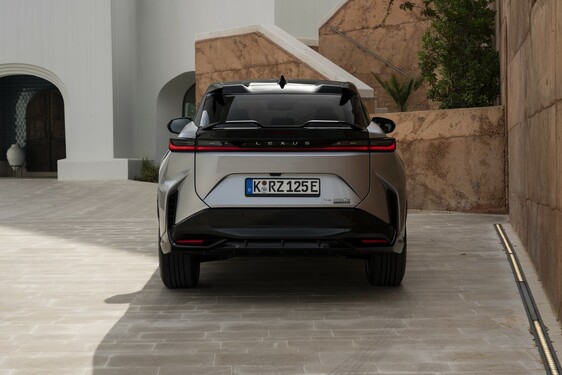 Lexus RZ 2025